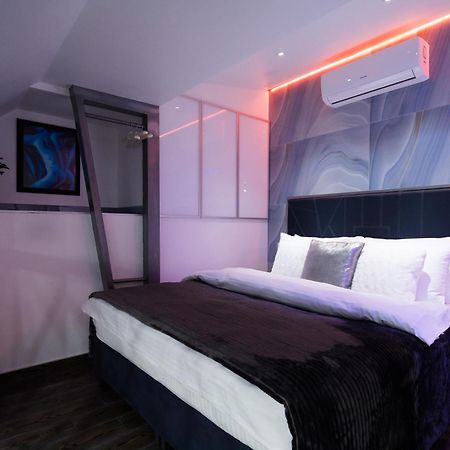 Langery Residence Central Apartments Odesa Room photo
